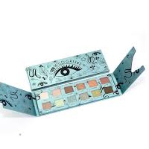 45% SALE ✅Urban Decay WILD GREENS Eyeshadow Palette ✨ NEW IN BOX - Picture 12 of 14